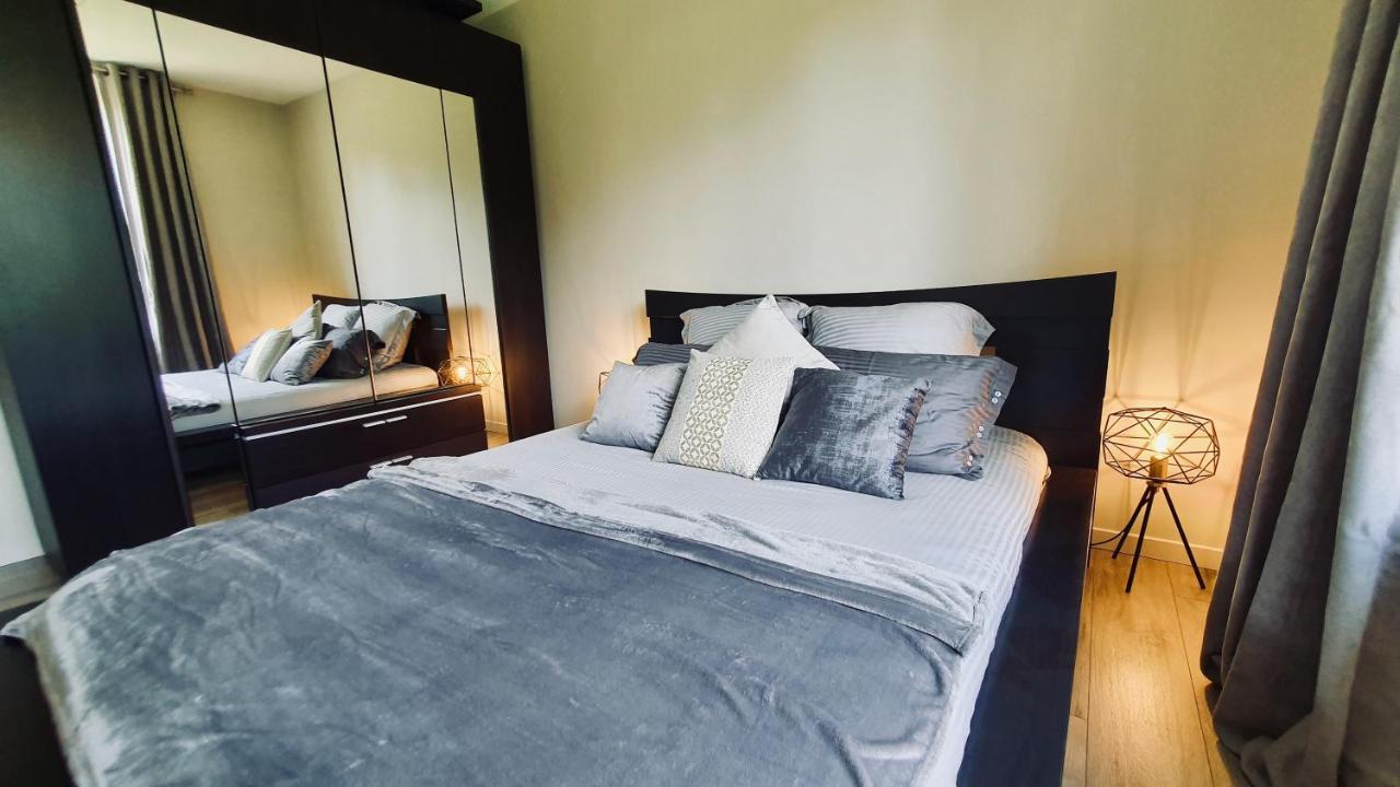 "L'Imprevue", Standing Au Pied De Notre-Dame Apartment บูโลญ-ซูร์-แมร์ ภายนอก รูปภาพ