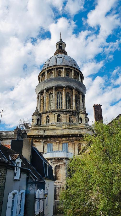 "L'Imprevue", Standing Au Pied De Notre-Dame Apartment บูโลญ-ซูร์-แมร์ ภายนอก รูปภาพ
